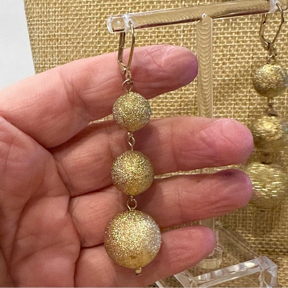 Necklace & Earring set- Brushed gold w/ multiple red acrylic beads - Picture 12 of 12